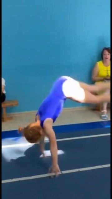 Участники-спортсмены АНО «ФСЦ акробатики» на соревно?