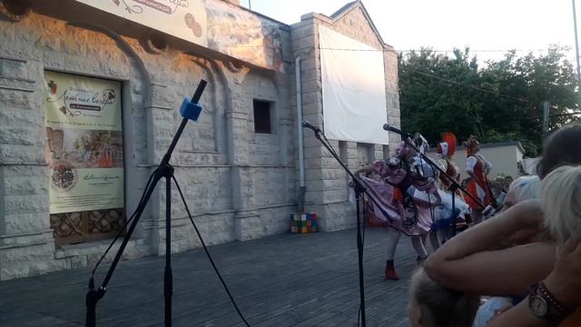 Летние вечера на Караимской смотреть онлайн