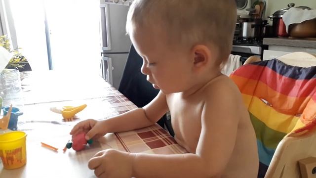 Автобус из пластилина. Через недельку 2 года смотреть онлайн