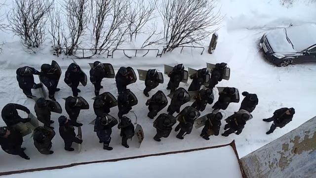 Полицейские учения (Забавно, картавый командир) часть 1 смотреть онлайн