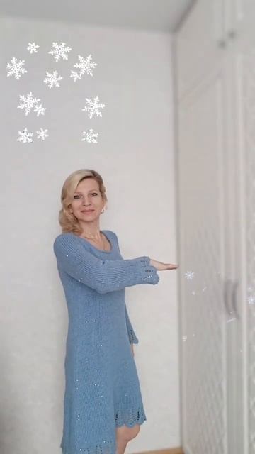 Простое и красивое платье спицами. МК на канале. смотреть онлайн