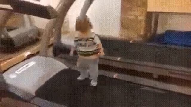 Мой первый день в спортзале.. смотреть онлайн