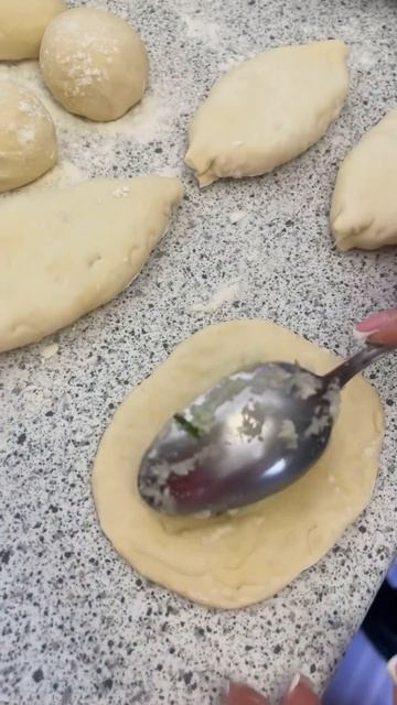 Пирожки с мясом и картошкой 🥟 #пирожки #просмотры #youtu смотреть онлайн