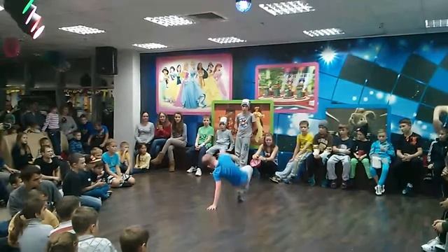 соло на Forum Dance Fest day 1 - Илья Колодий смотреть онлайн