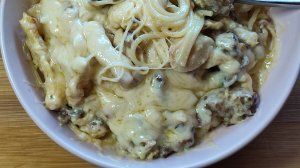 Паста со строчками и курицей в сливочном соусе в аэрогриле.