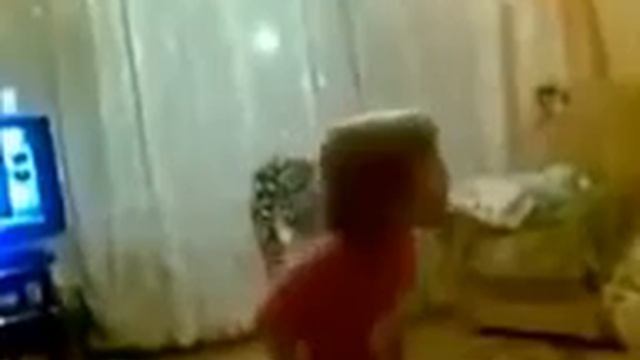 Девочка ругает родителей Детские приколы Смешное видео смотреть онлайн