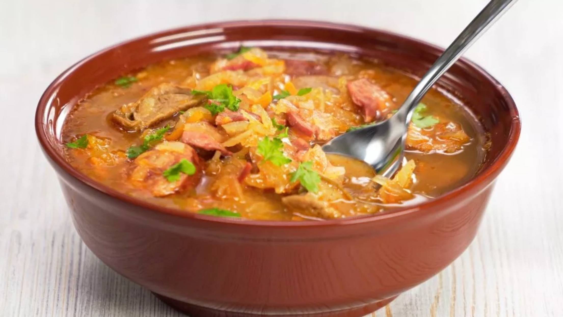 КАПУСТНИЦА - вкусный и сытный суп из квашеной капусты. Словацкая кухня. Рецепт от Всегда Вкусно! смотреть онлайн