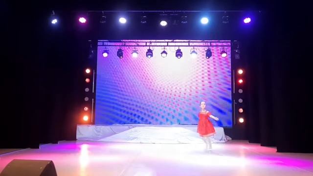 Львова Никалина, вариация "Редисочки" из балета "Чипполино" смотреть онлайн