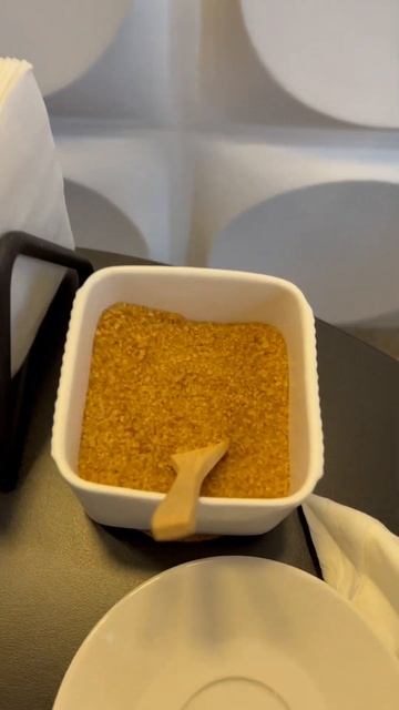 Грязный сахар в кафе!