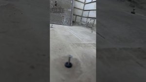 Укладка керамогранита на балконе и выравнивание Пола