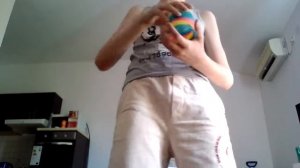 Играю с радугой-пружинкой