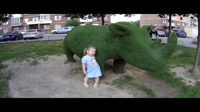 Рок фестиваль на детской площадке. смотреть онлайн