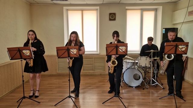Stevie Wonder - "Superstition"
(sax quartet). смотреть онлайн