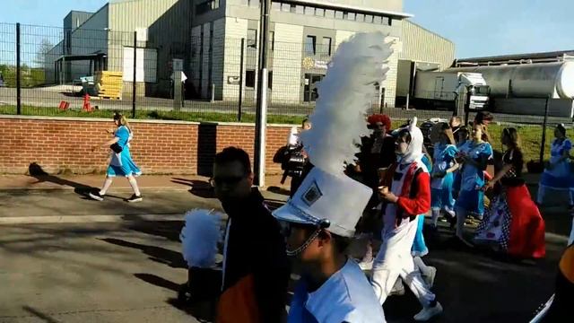 ПАСХАЛЬНЫЙ ПОНЕДЕЛЬНИК В БЕЛЬГИИ смотреть онлайн