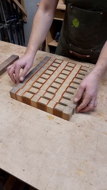 Скоро будет год как я сделал себе эту разделочную доск смотреть онлайн