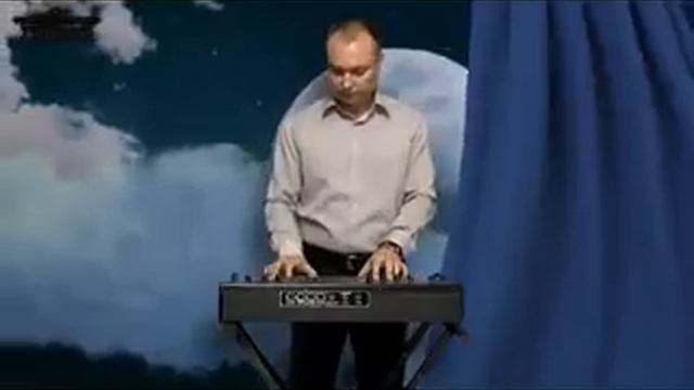 СЕРГЕЙ ТРОЩЕНКОВ- А НОЧЬ ГЛЯДИТ В ОКНО