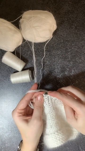 Первая часть мк чепчик с ушками 😈🧶 #вязание #пухнорки #knitting смотреть онлайн