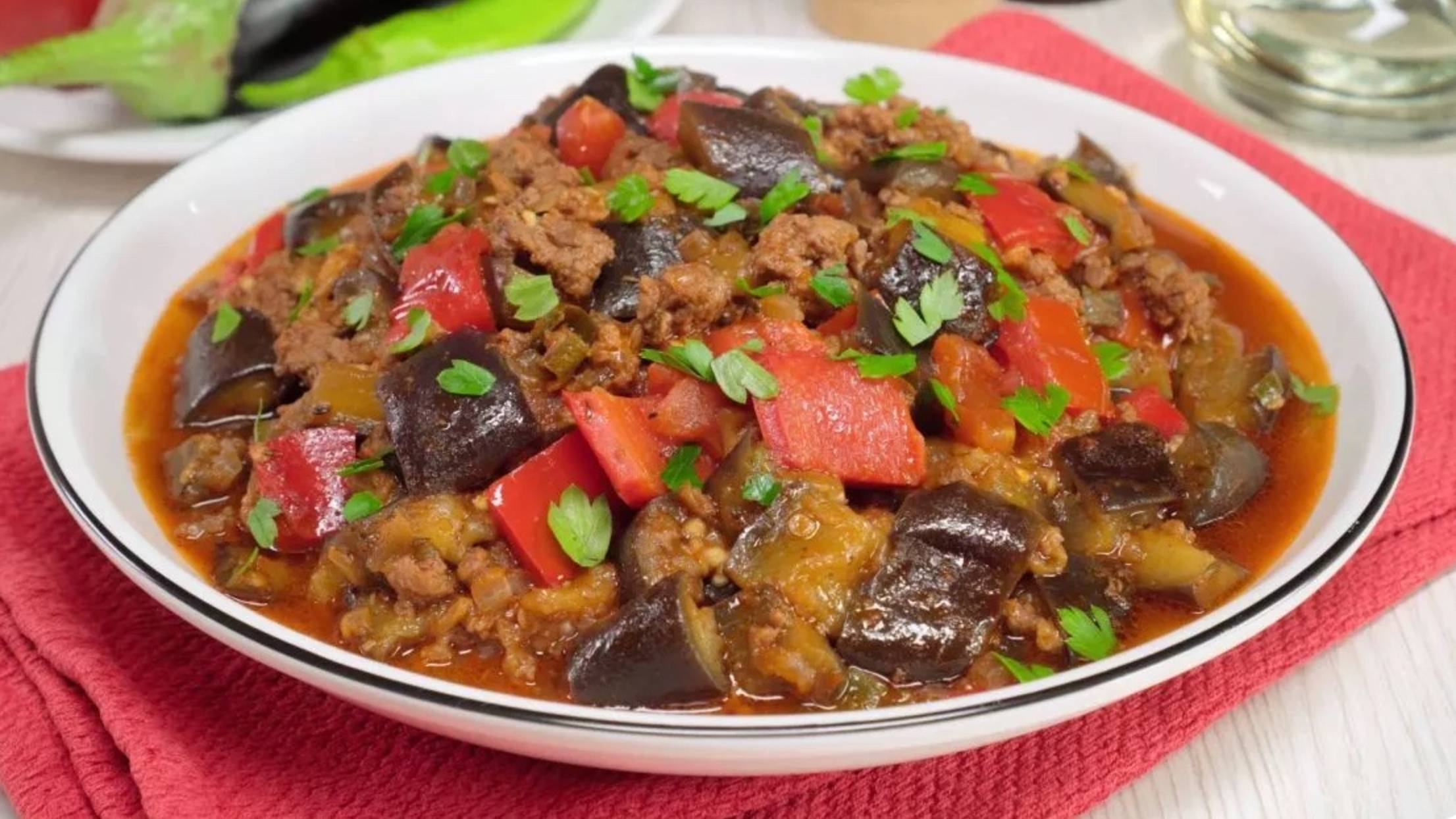 МУСАКА ПО-ТУРЕЦКИ – Баклажаны с Фаршем на Сковороде. Быстро и Вкусно! Рецепт от Всегда Вкусно! смотреть онлайн