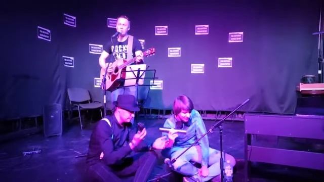 Немодная песня (Трио "Трое из ларца") смотреть онлайн