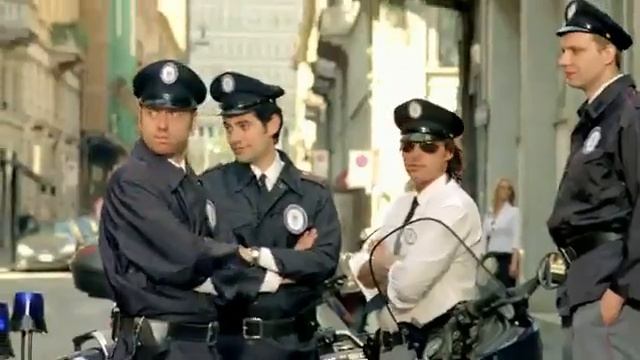 Прикольная реклама от MINI на www.korch.info смотреть онлайн