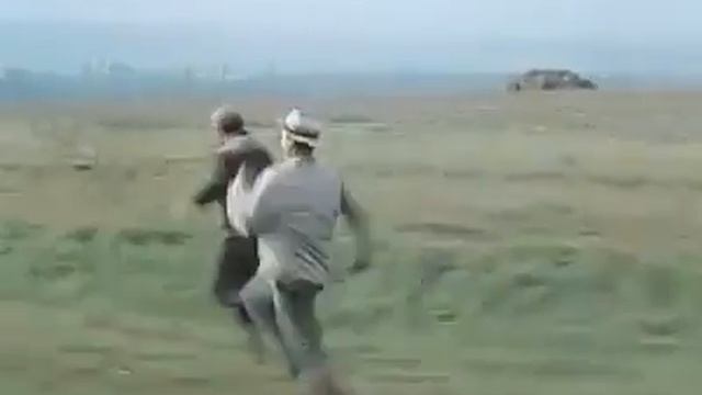 Под конец рабочего дня, вечером в пятницу смотреть онлайн