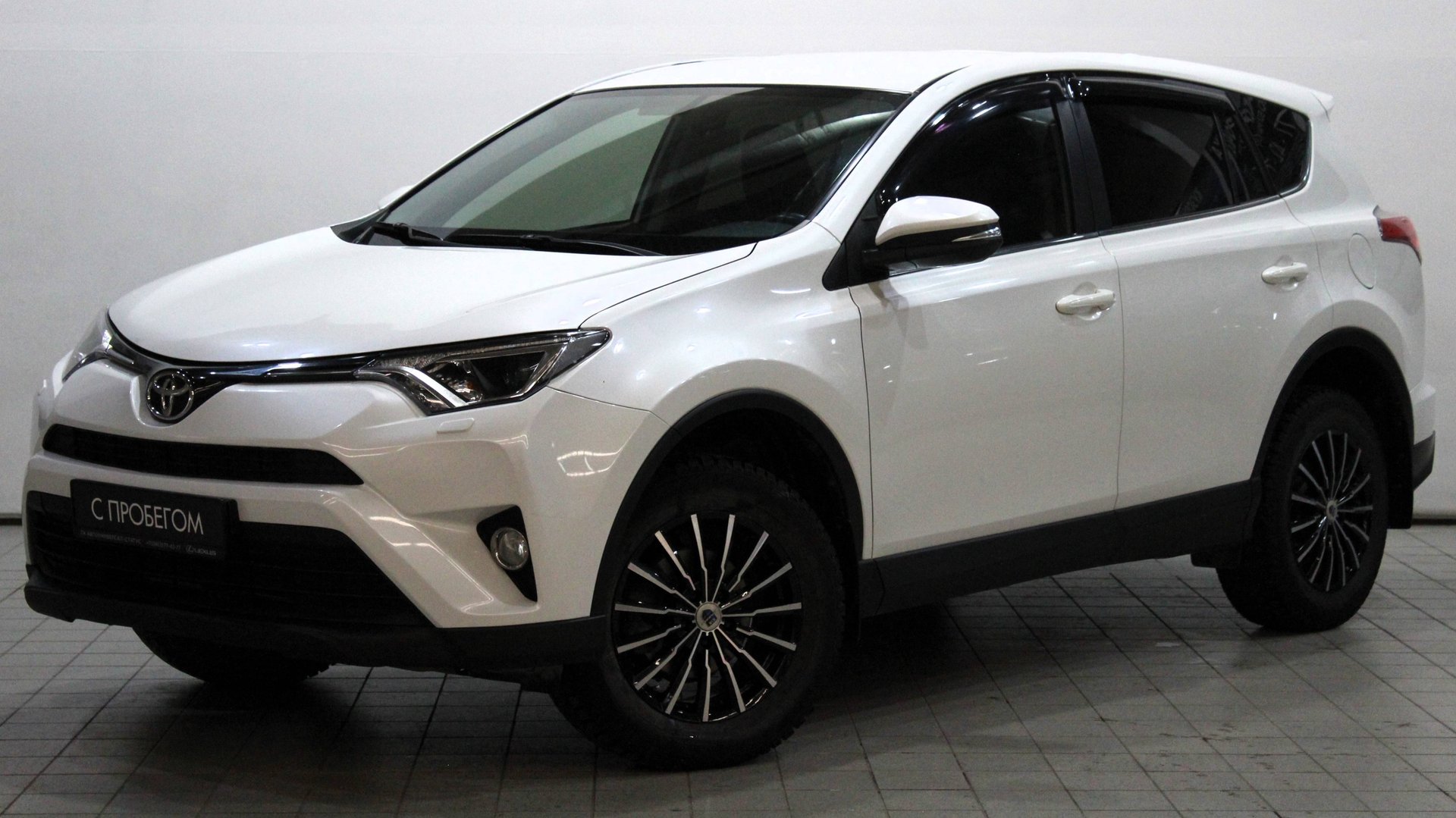Toyota RAV4 '2016 г. смотреть онлайн