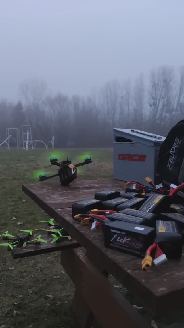 Разгон 0-200 км/ч за 1 сек на гоночном дроне! смотреть онлайн