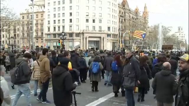 Манифестация в поддержку Пучдемона в Барселоне