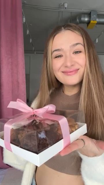 Если ты хочешь научиться печь такие же кукис, напиши м?