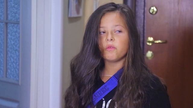 Проспала школу Back Tо School / 1 сентября со сломанной рукой смотреть онлайн