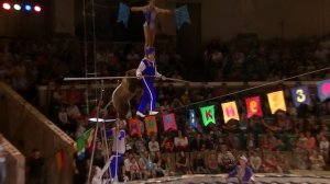 Circus Wirewalkers. Канатоходцы в цирке.