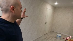 Монтаж напольного плинтуса из полиуретана. Ремонт ква
