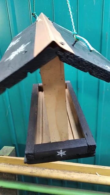 Вот такая кормушка получилась #поделка #wood #своимирука смотреть онлайн
