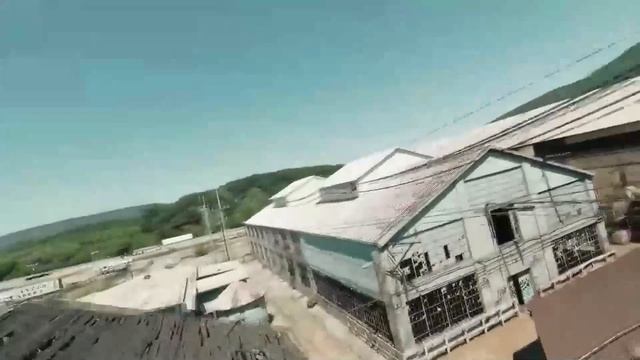 ...внутри лежала крупная сумма денег и несколько креди?