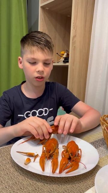 Как есть раков? Пробую раков впервые смотреть онлайн