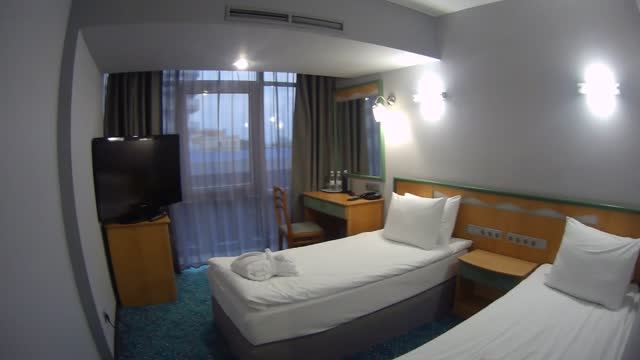 Один из лучших отелей 4* в Сочи: "Сити парк отель": обзор номера стандарт, отдых в Сочи-2025 смотреть онлайн