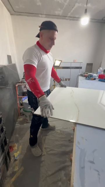 Ломаем плиту без плиткореза😂😂 #крупныйформат #москв смотреть онлайн