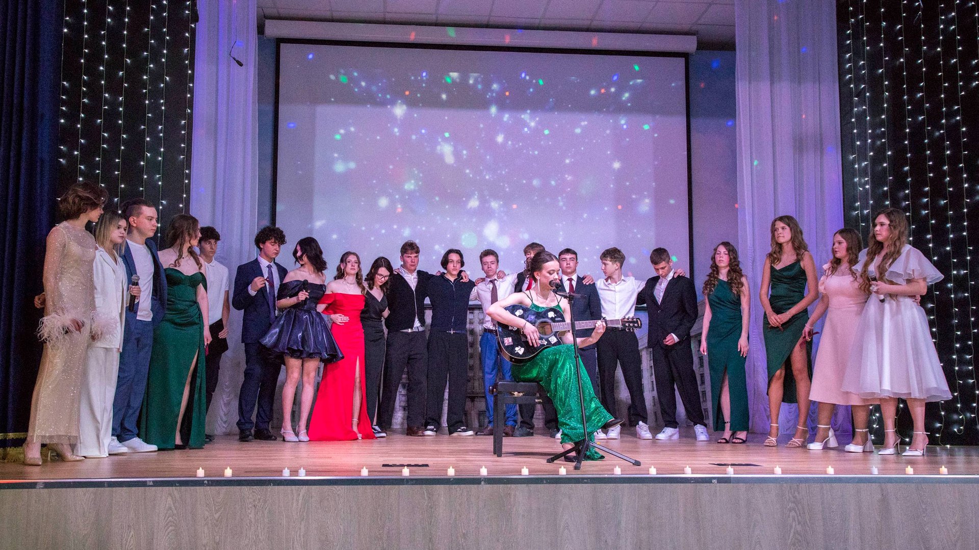 «Последний звонок» 9-е классы 2025 смотреть онлайн