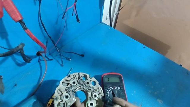 Проверка диодного моста генератора смотреть онлайн