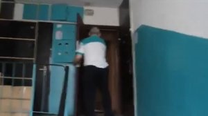 Дед упал с лестницы