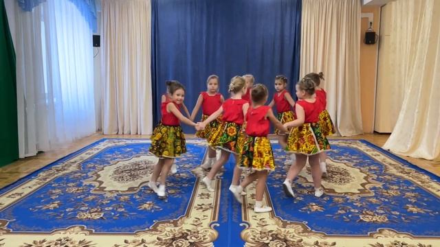 Кадриль
Танцевальная студия "Радуга ритмов" смотреть онлайн