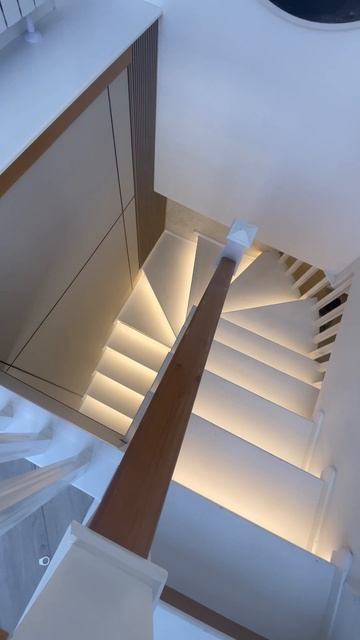 Подсветка 16 ти ступеней #electrician #электричество #ремонт смотреть онлайн
