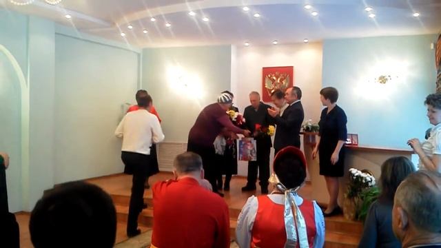Поздравление пар с "золотой свадьбой" в ЗАГСе г. Алапаевск. 2 смотреть онлайн