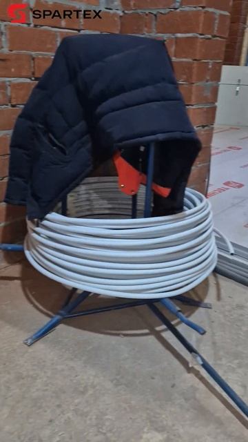 СТЕЛИМ ПЕРЕД МОНТАЖОМ ТЕПЛЫХ ПОЛОВ УТЕПЛИТЕЛЬ 100 ММ | SP смотреть онлайн