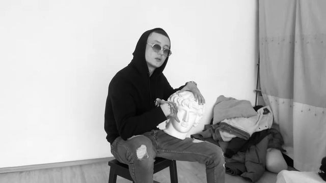 BUSTER, KARMA, ТРЭМП - Худи смотреть онлайн