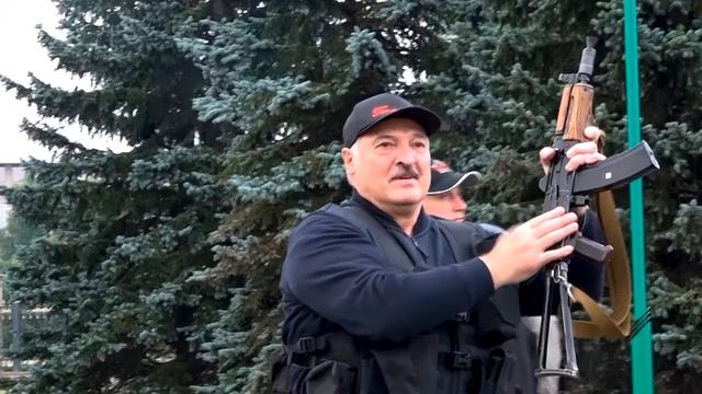 Житель Минска крикнул с балкона "ЛУКАШЕНКО - ПЕТУХ", впаяли год строгого режима смотреть онлайн
