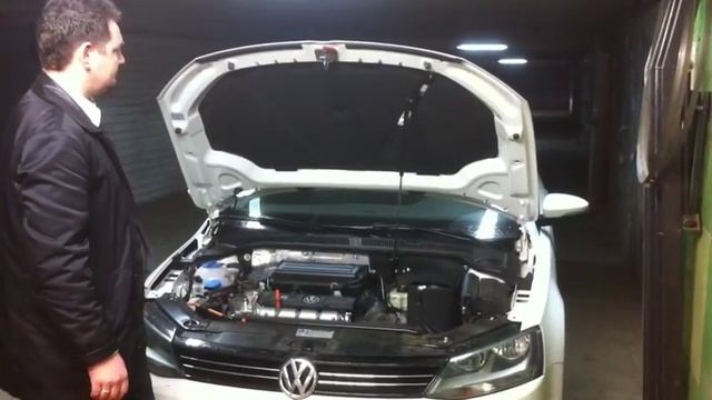 Упор капота VW Jetta смотреть онлайн