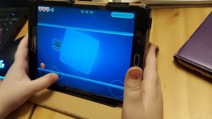 Как пройти лунного босса в игре Red ball 4.