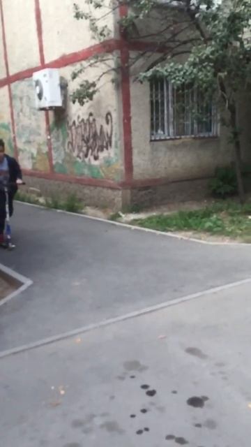 Прыжок через бордюр смотреть онлайн