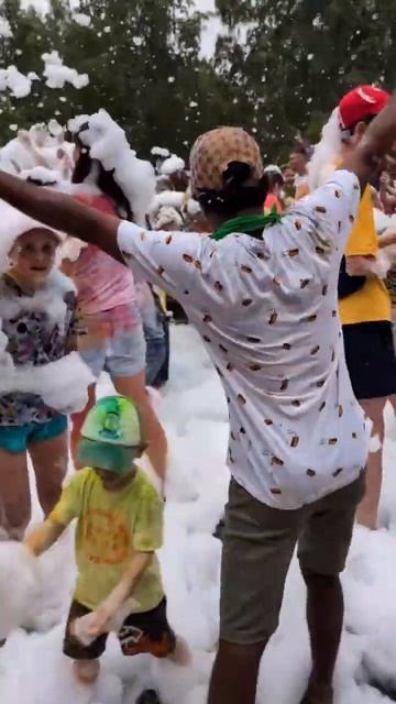 Фестиваль Кемерово. Мини-диско на английский BeHappy #анг? смотреть онлайн